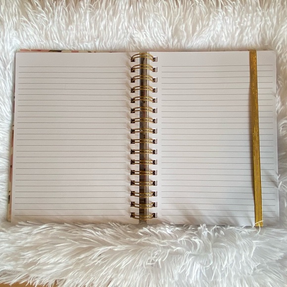 🙌🏽FAITH Makes Everything Possible Floral Journal/ Notebook. Color: Multi - Picture 4 of 5